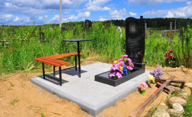 Из чего складываются цены на памятники?